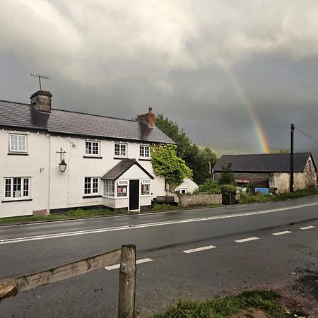 Dinas Castle Inn Brecon Exterior photo