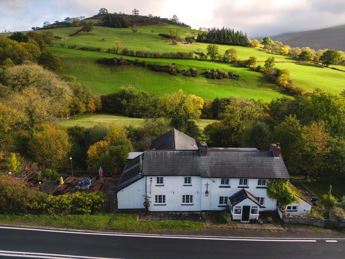 Dinas Castle Inn Brecon Exterior photo